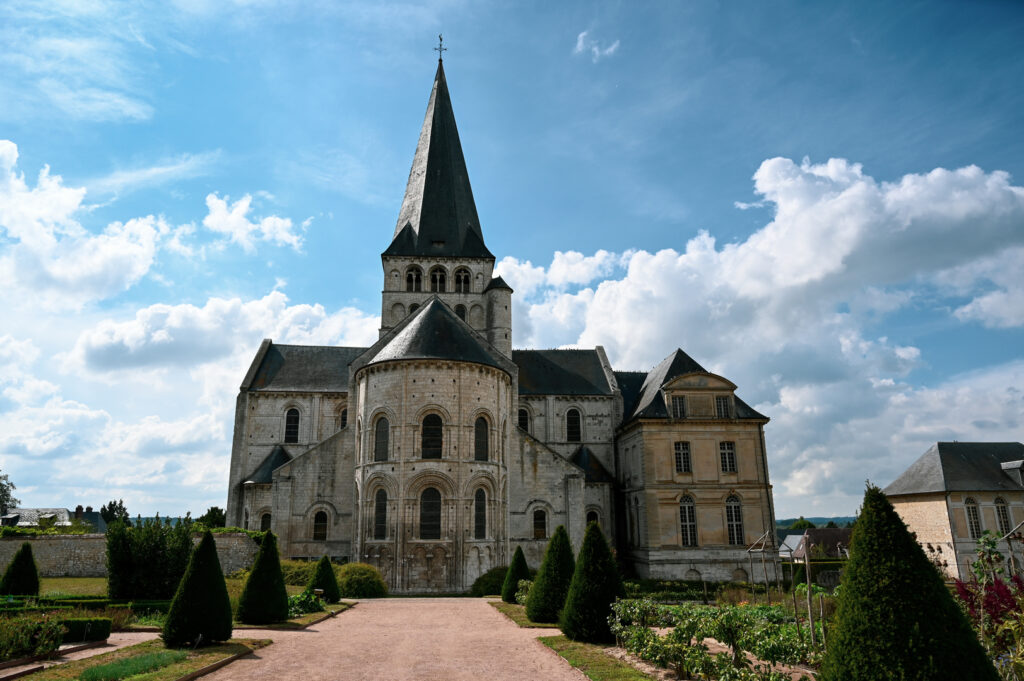 L'abbaye vue depuis les jardins