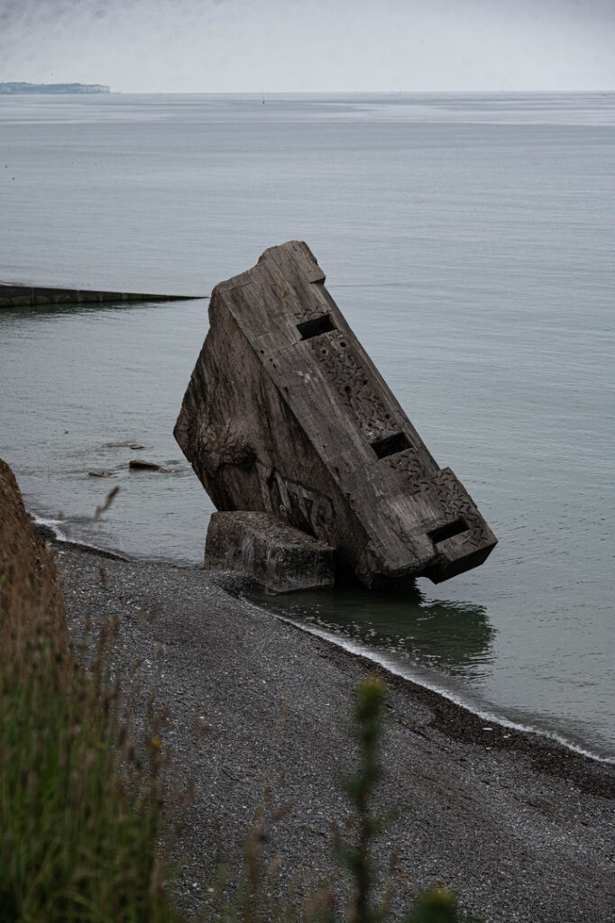 Le bunker retourné, en Seine Maritime