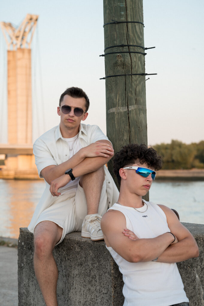 AntOne et Aurélien lors d’un shooting portrait sur les quais de Rouen
